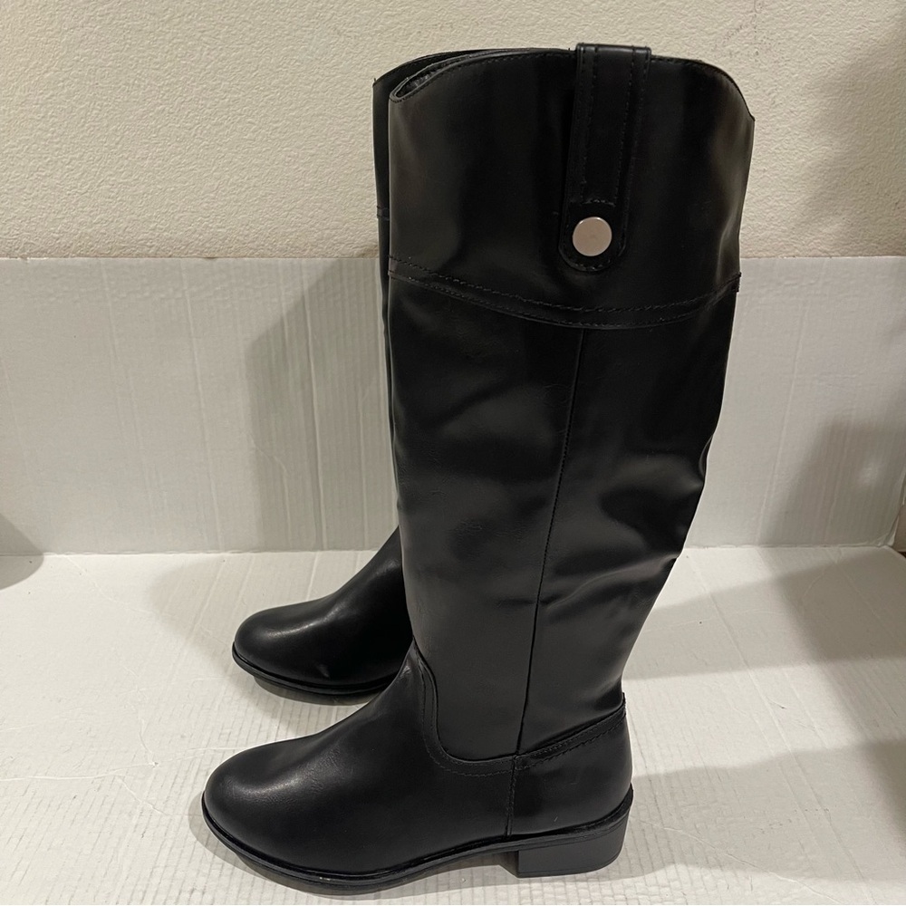Women’s St John’s Bay Douglas Faux Leather Riding Black Boots Size 7 US! - Picture 4 of 12